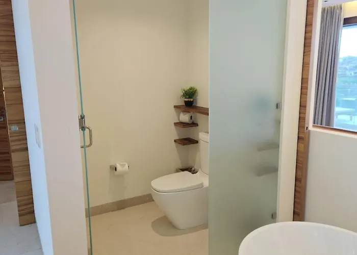 Cozy Lux With Pool And Jacuzzi, Near Golf Course
